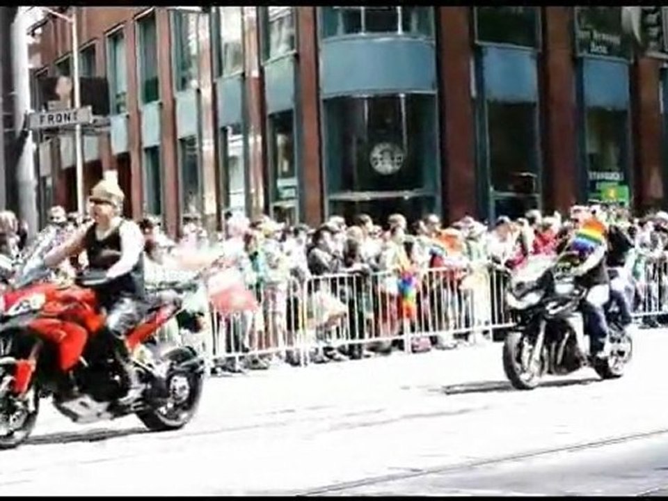San Francisco Gay Pride Parade 2012 - WingSP117