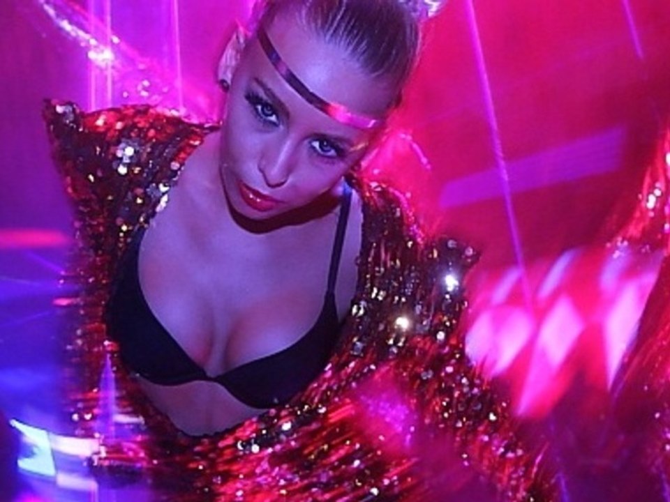 UNICUTT.TV: Interview Natascha Bintz ( Luxemburg ) @ VIP ROOM Paris 2012