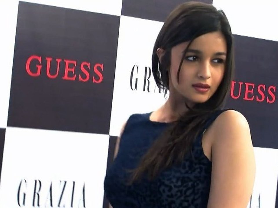 Alia Bhatt Sizzle On Popular Fashion Magazine Coverpage - Bollywood Babes [HD]