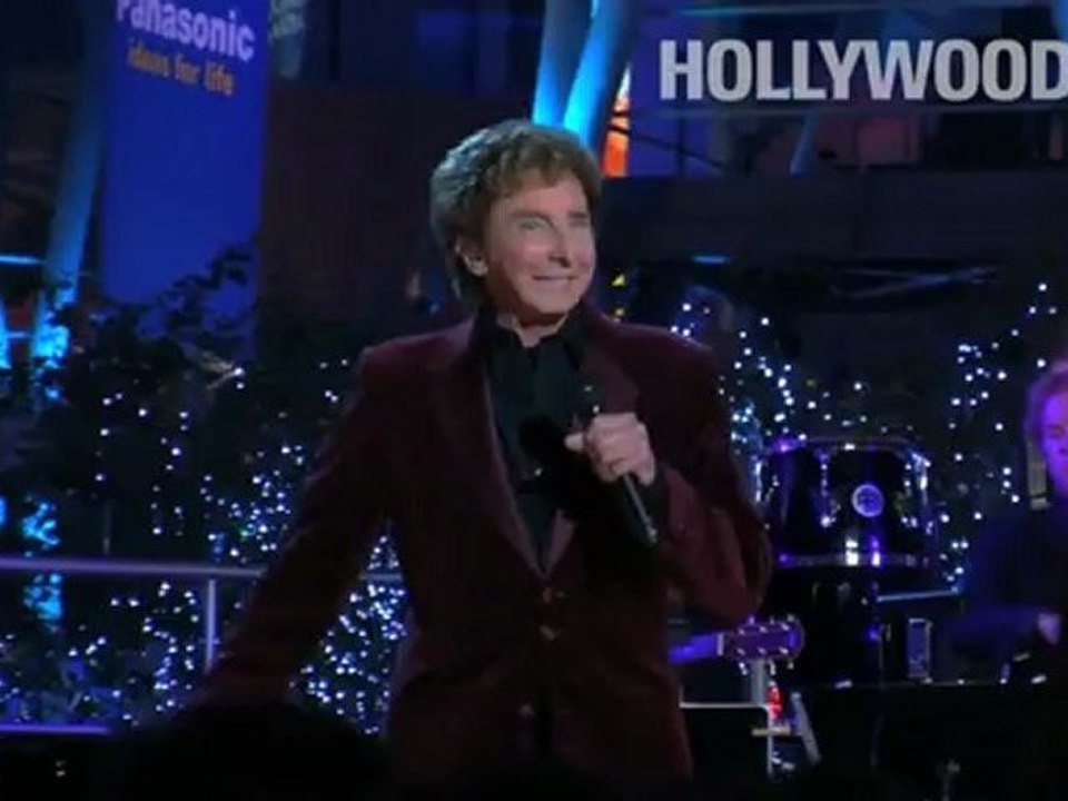 Stars celebrate the season at LA Live - Hollywood.TV