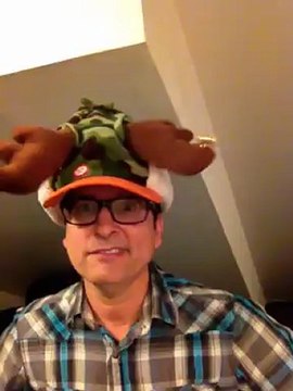 JEAN-MARC GENEREUX RECOIT UN CADEAU EN LOGE AVANT LE TOURNAGE DU DALS DE NOEL