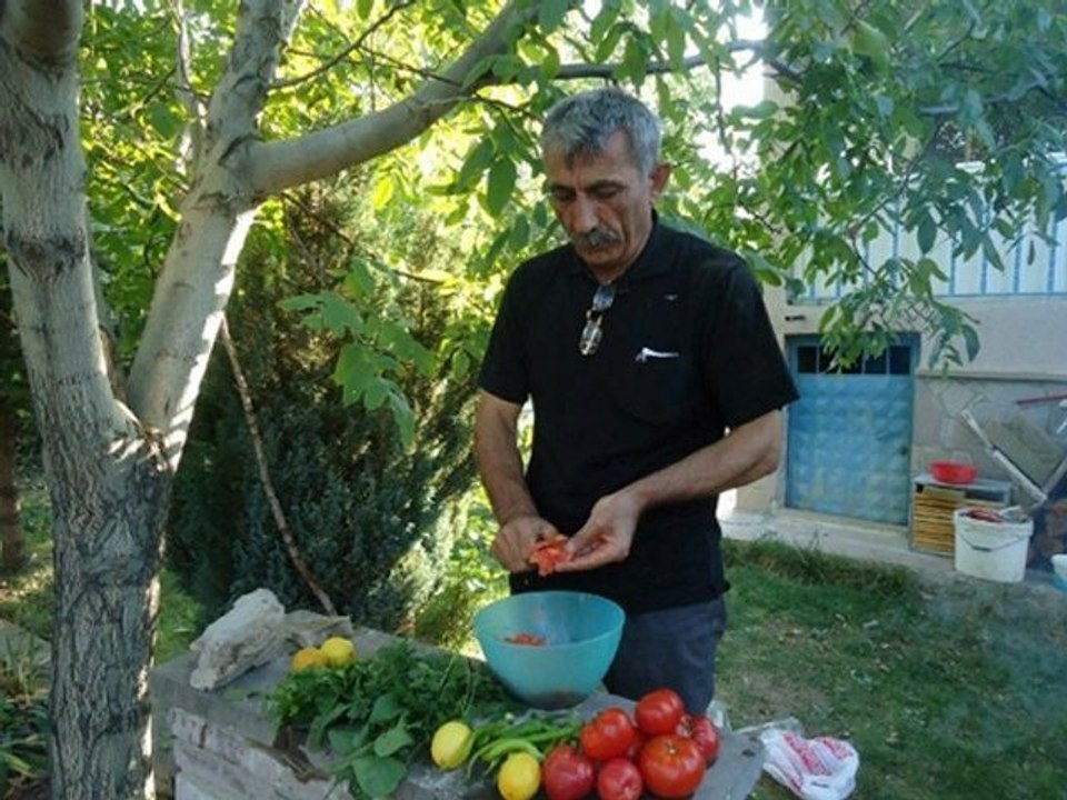 Kutsi      " Ben O zaman  ölürüm "  Orhan  Gencebay la bir ömür