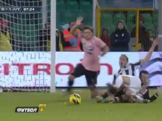 Palermo vs Juventus - Bonucci hit by Sniper
