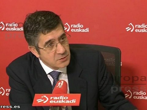 López: Urkullu recortará Educación y Sanidad