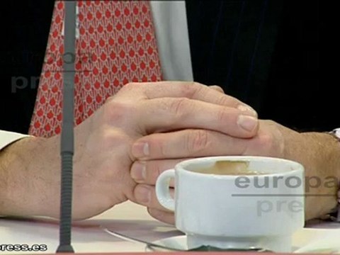 De Guindos considera más importante el amor que el dinero