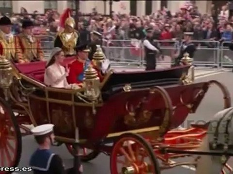 El príncipe Guillermo apoya a su esposa en su embarazo