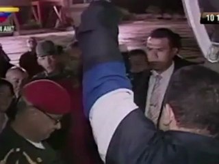 Chavez part à Cuba pour se faire opérer de son cancer