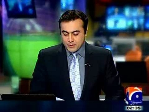 Karachi public grabbed Sindh police involved in extortion at Korangi