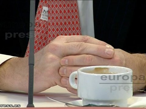 De Guindos considera más importante el amor que el dinero