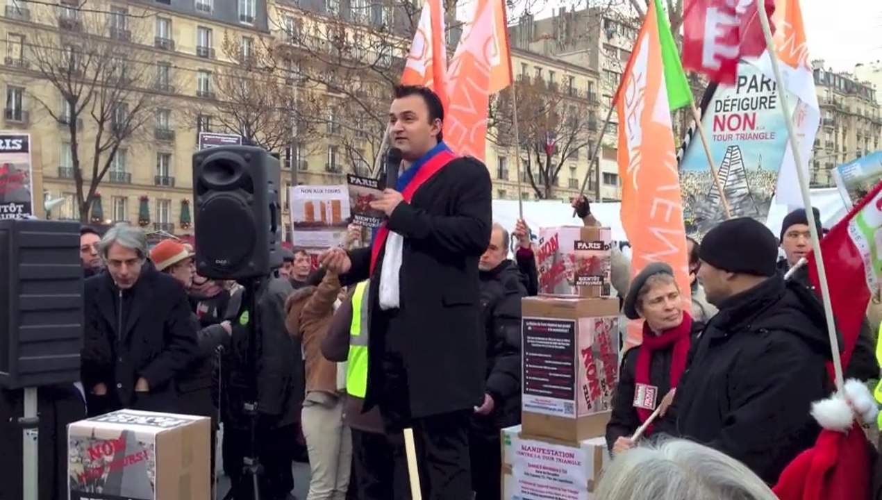 Rassemblement contre la tour Triangle, porte de Versailles