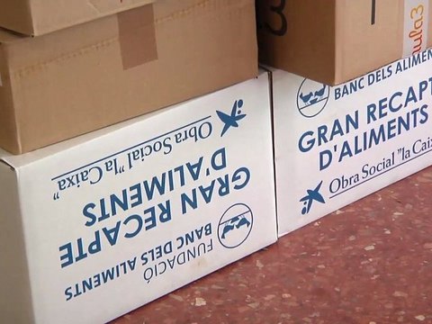 101212 recollida aliments gran recapte a l'escola Josep Pla de Sant Andreu de la Barca