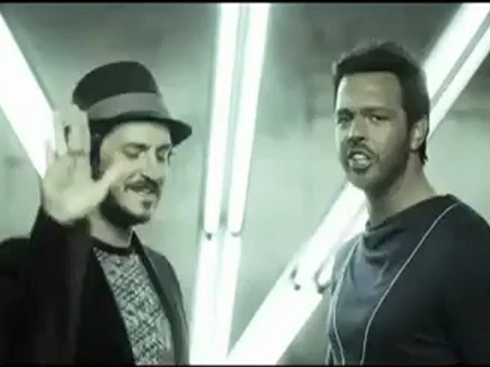 Çağlayan Topaloğlu Aşk Aşk Aşk Klip İzle Dinle -,,,,,,,,))))))..seslilodos