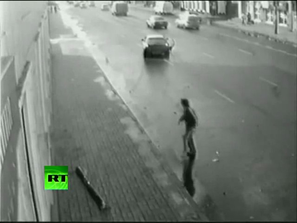 Lucky man almost hit by car, escapes carnage by inches