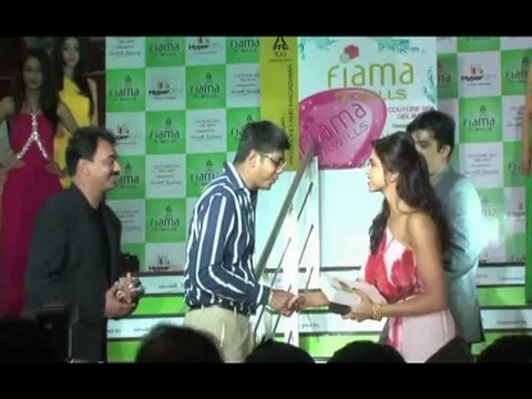 Hot Deepika Launch Fiama Di Wills