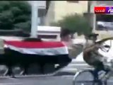 ‫جندي سوري يطلق الرصاص في الهواء لإرهاب المواطنين‬ - YouTube