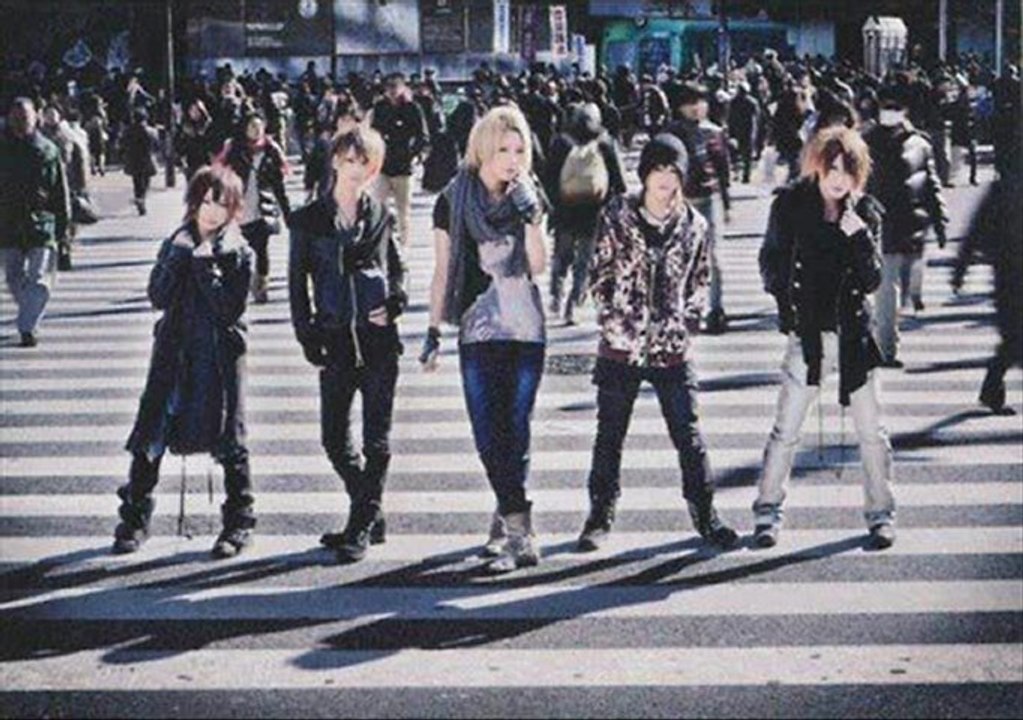 D=OUT - Syrup (Cover)