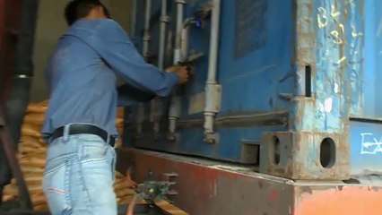 Soya Meal De Oiled Cake (DOC) loading.