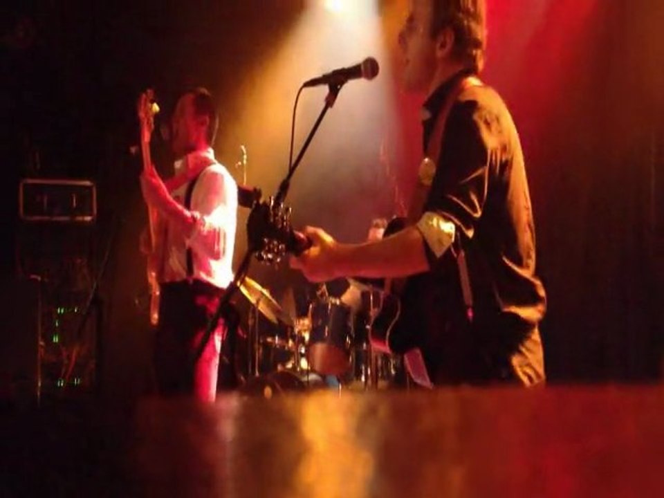 Faut Pas Pousser  de MéMé DIMANCHE - trio french pop de Strasbourg - tournée d'hiver (extr.)