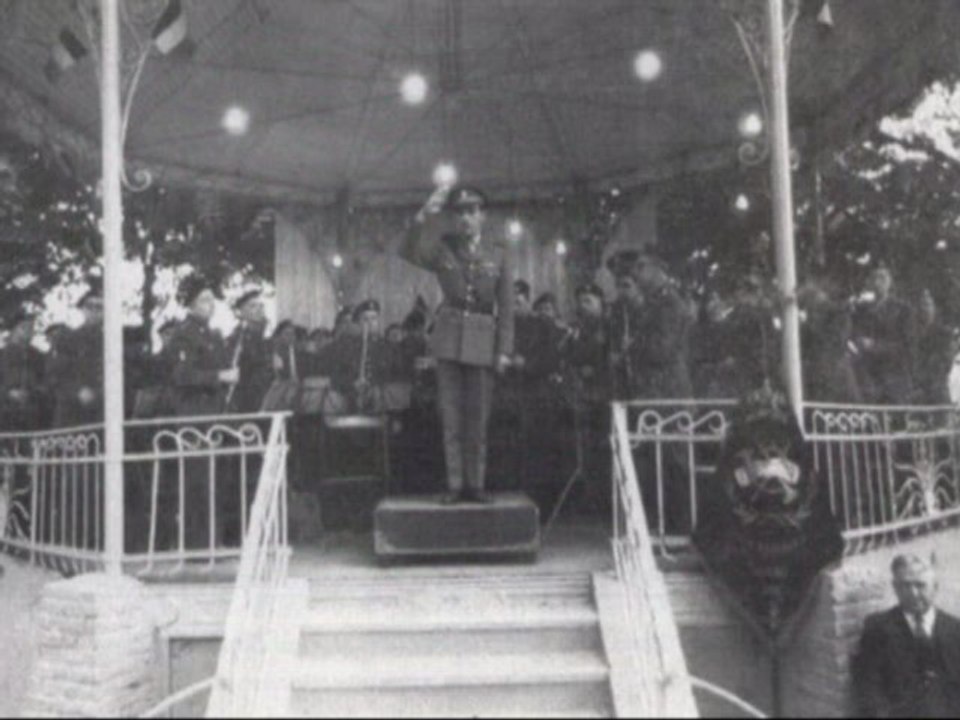 Marche du 1er Régiment de Ligne Quinet Marche des Croix de Feu de Belgique Musiques des Guides