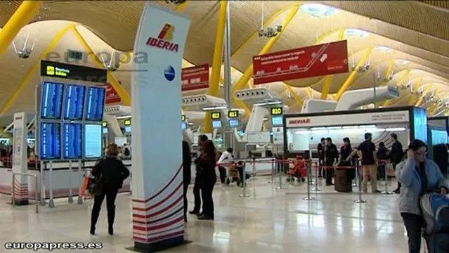 Sindicatos de Iberia amenazan con huelga en enero