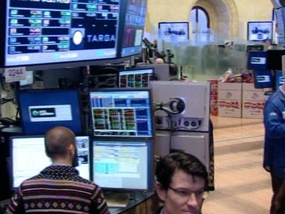 U.S. Stocks Advance, But 'Fiscal Cliff' and Italian Politics Weigh on Markets