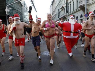 Half Naked Santas Tackle Freezing Cold For Charity
