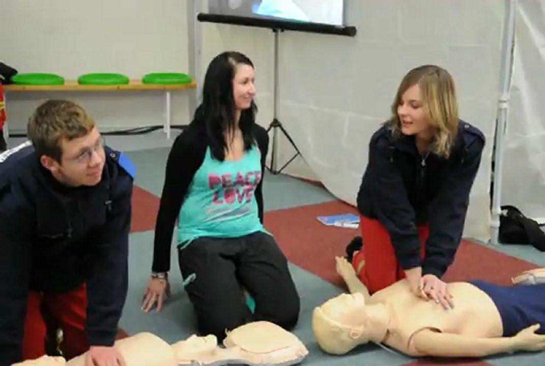 Massage Cardiaque sur mannequin (UMISEC)