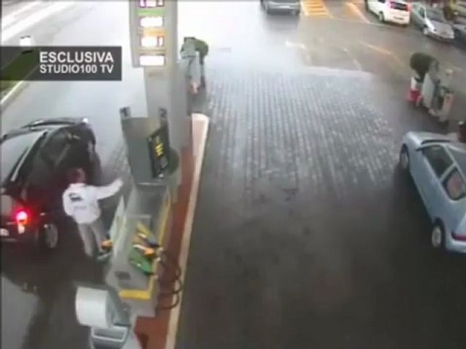 Tornade Italie - Station d'essance Statte (Nombre 2012)