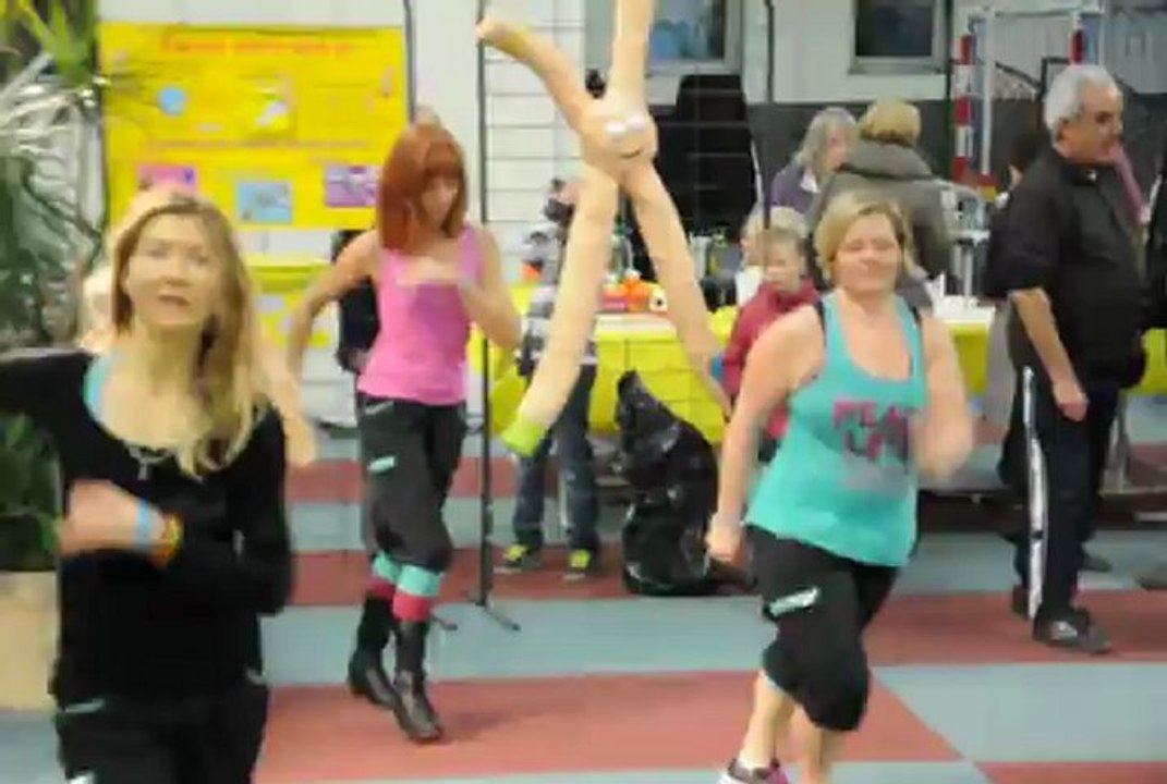 Démonstration de Zumba_Fleurython2012_Avec Achille