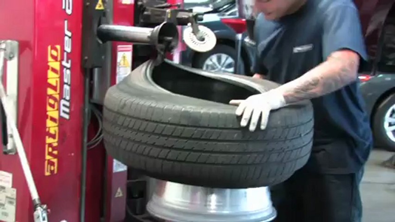 Sussman Auto - 2009 Honda Civic silver 12V1276