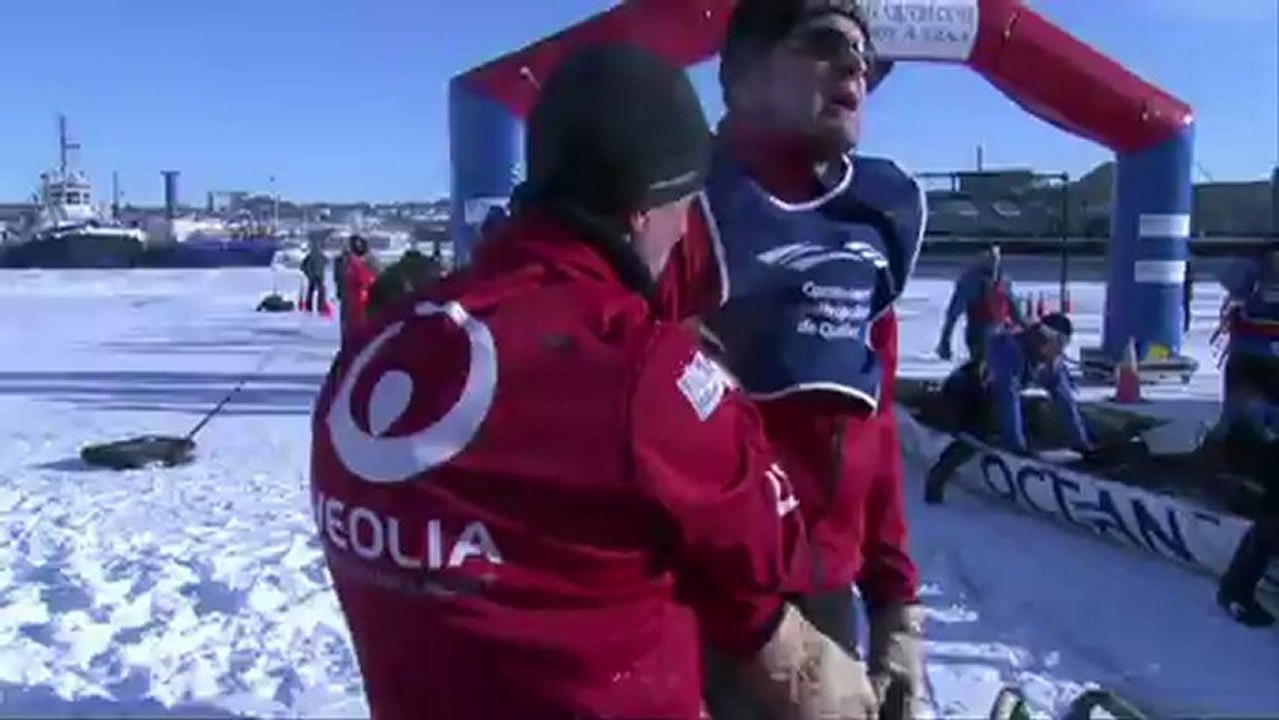 Corrida de canoa no gelo