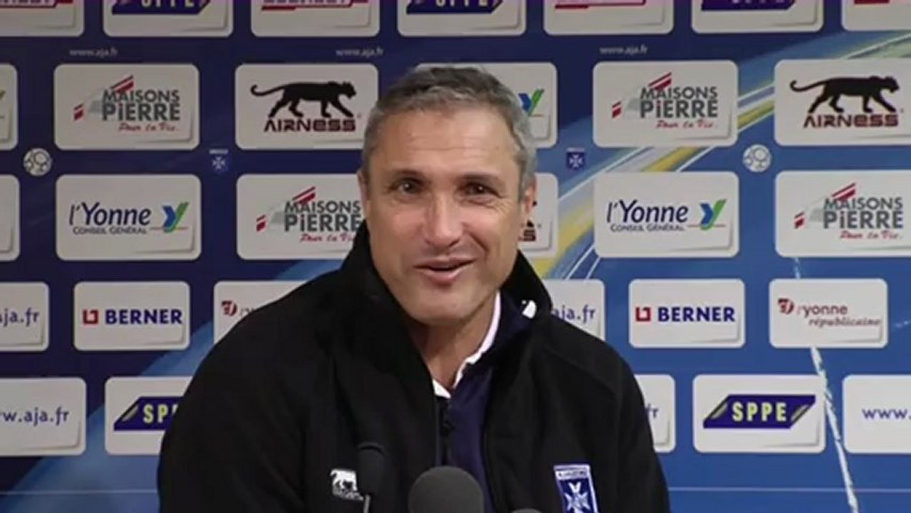 Conférence de presse AJ Auxerre - Chamois Niortais : Bernard  CASONI (AJA) - Pascal GASTIEN (NIORT) - saison 2012/2013