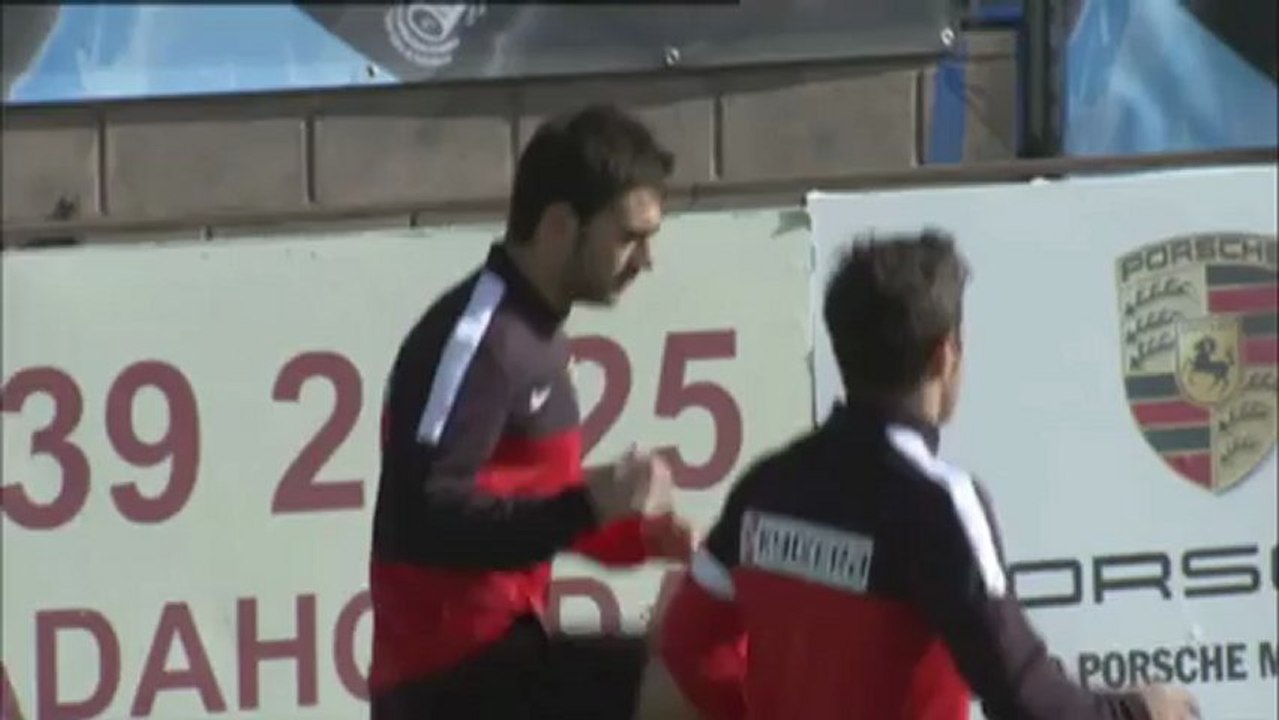 Adrián López, lesionado, duda para medirse al Barcelona