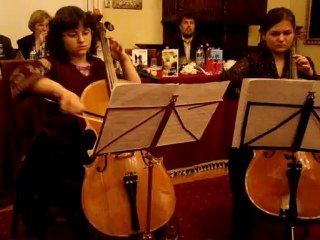 Clara Sofia Lupaşcu- clasa a V-a Andreea Ionescu- clasa a X-a  Concert ptr 2 violoncele, Antonio Vivaldi