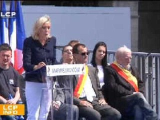 Reportages : Opération 1er mai sans débordements pour Marine Le Pen