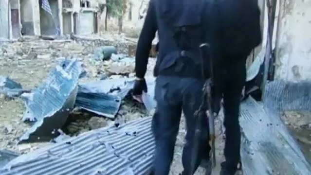 Violent clashes devastate Syria's Aleppo neighbourhood