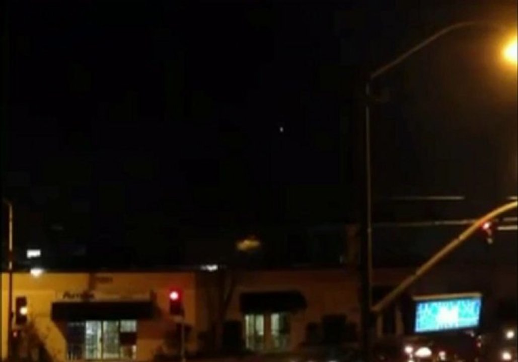 UFO activity over Huntington Beach, California 11 December 2012