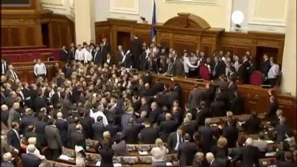 Ukraine: nouvelles bagarres au parlement