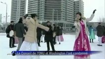 Danses et chants pour célébrer le tir de fusée en Corée du Nord