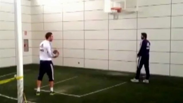 Higuain demuestra sus dotes como encestador