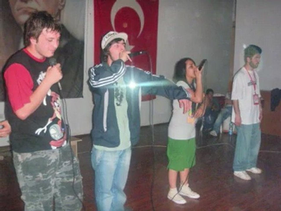 TriPKoLiC - uZaK BiR YeRdE