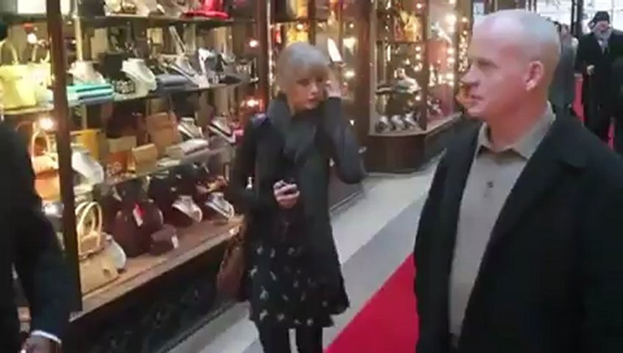 Taylor Swift Meets Harry Styles' Parents