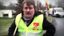 La CGT manifeste devant le siège du Medef à Saint-Quentin (Aisne)