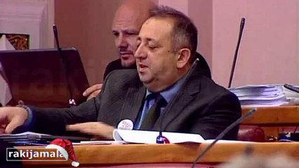 Josip Borić : "Tko ste vi uvaženi g. Buriću?"