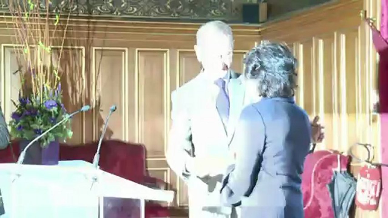 Leslie Caron reçoit la médaille de Vermeil de la Ville de Paris