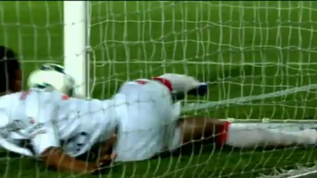 Clint Bolton goalkeeping howler