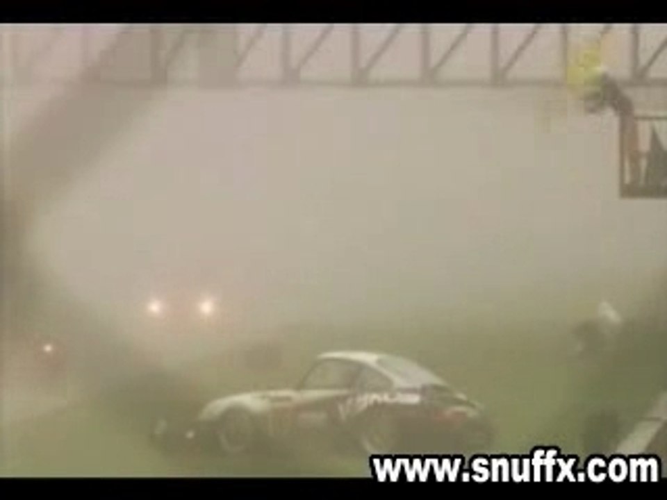 Crash D'une  Voiture de course.