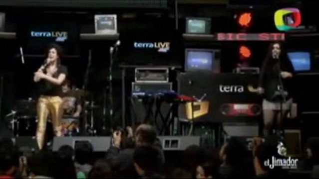 Javiera Mena y Elis Paprika llenan TLMS de poder femenino