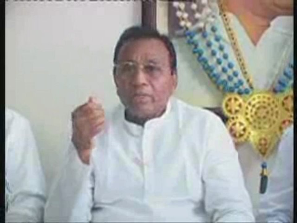 MEKAPATI FIRE ON GOVERNMENT - Nellore News