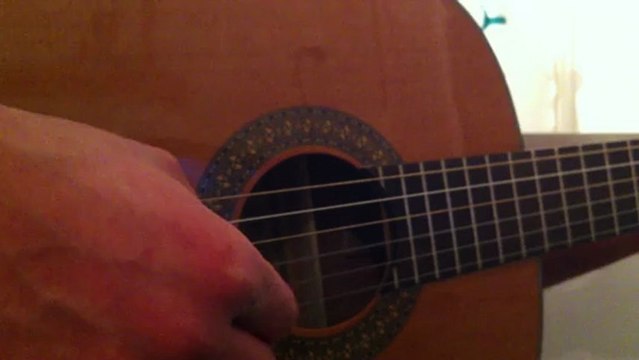 PETIT PAPA NOEL GUITARE